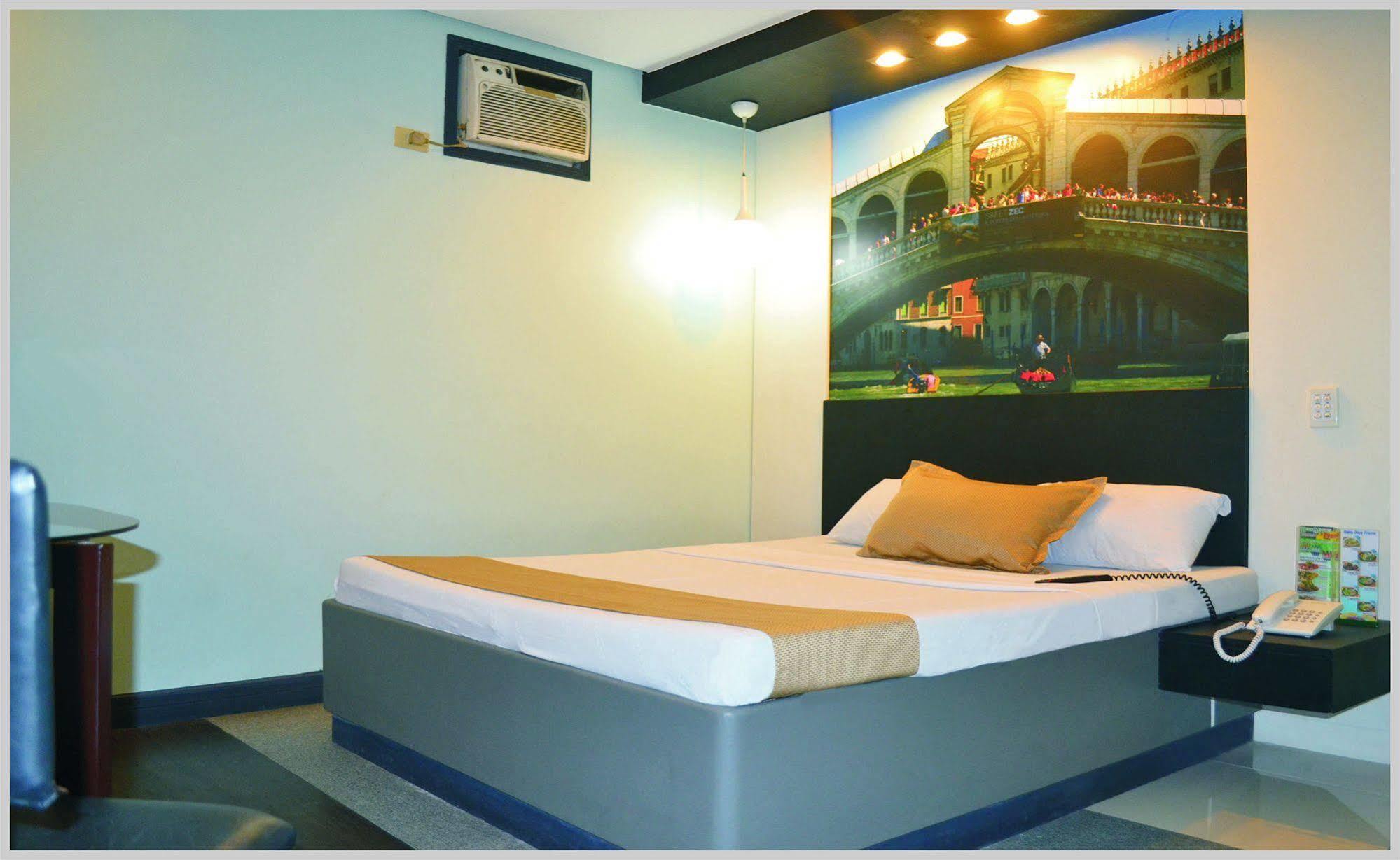 Hotel Dreamworld Araneta Cubao Dış mekan fotoğraf